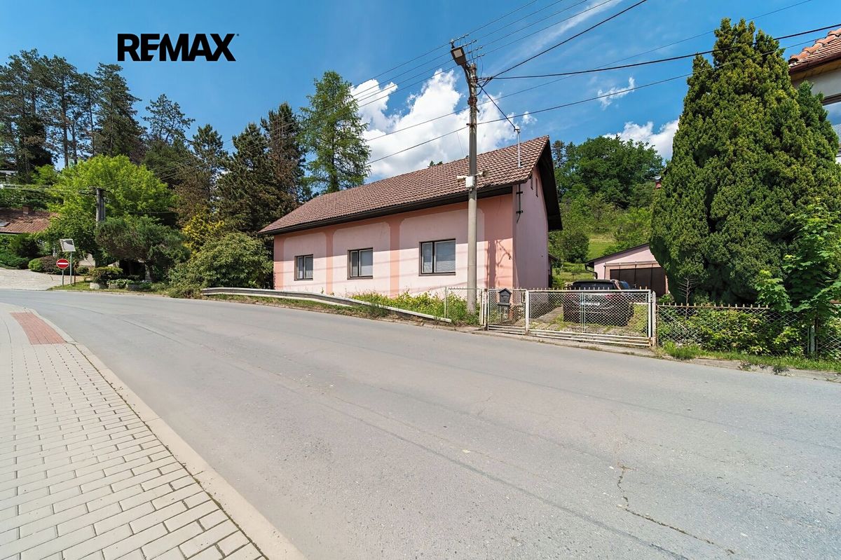 Prodej rodinného domu 362 m², pozemek 1423 m²